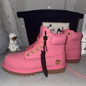 GIRLS TIMBERLAND BOOTS NO BOX . PINK COLOR SIZE 11C